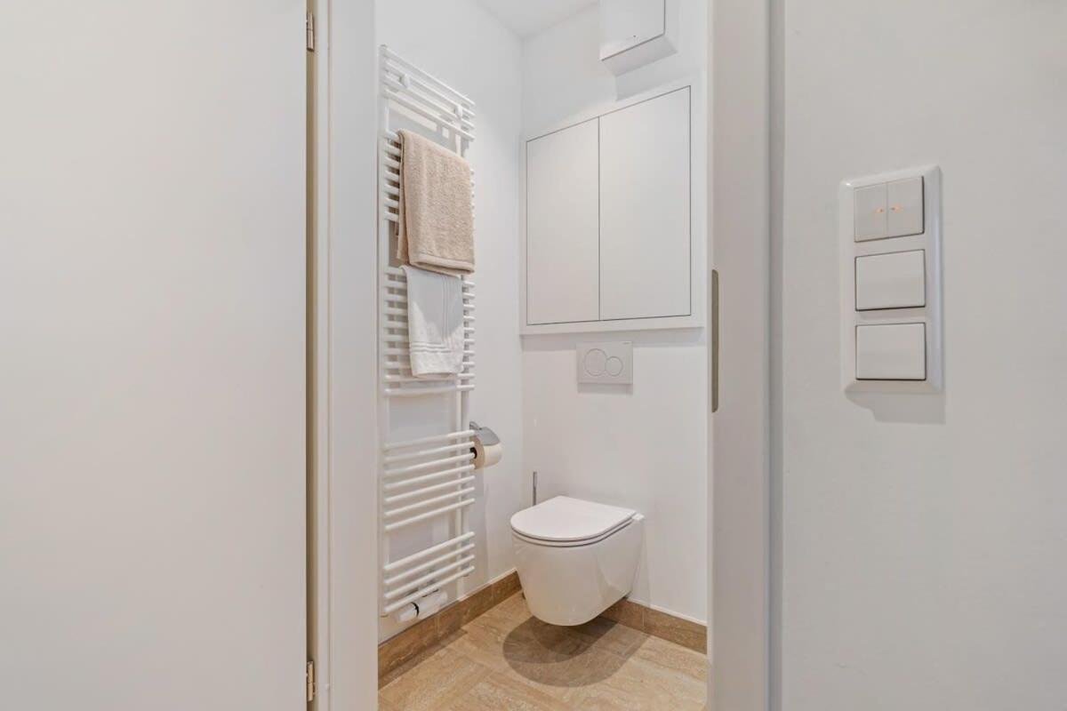 Modern Studio With King Bed, Walk To Attractions Luxembourg Exterior photo