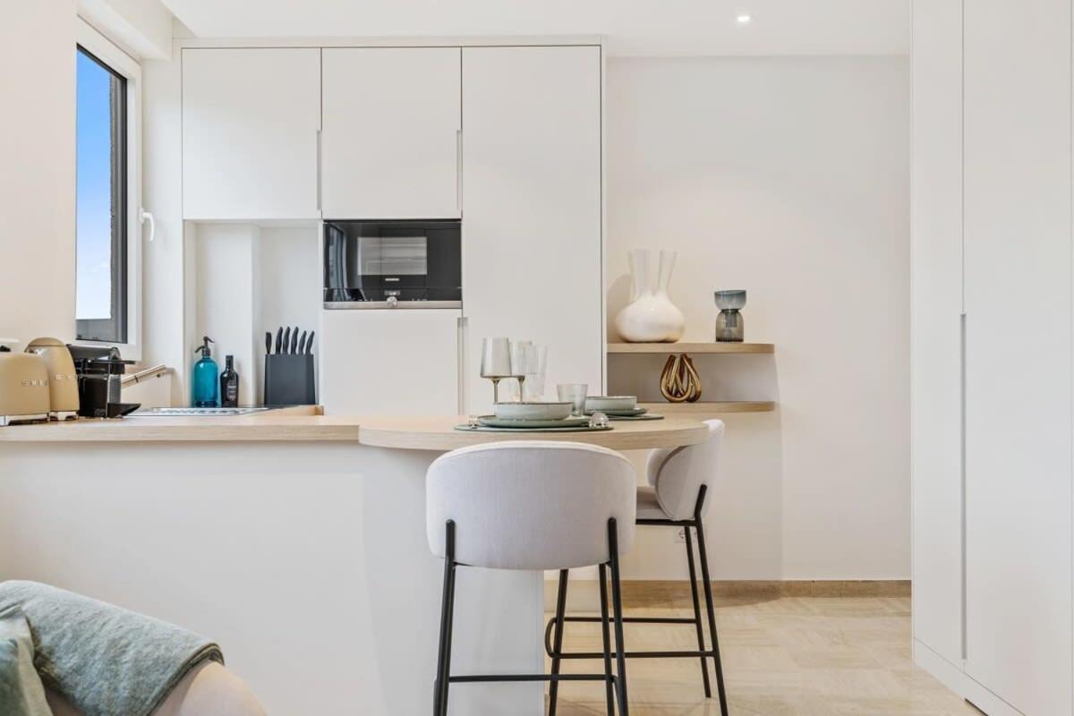 Modern Studio With King Bed, Walk To Attractions Luxembourg Exterior photo