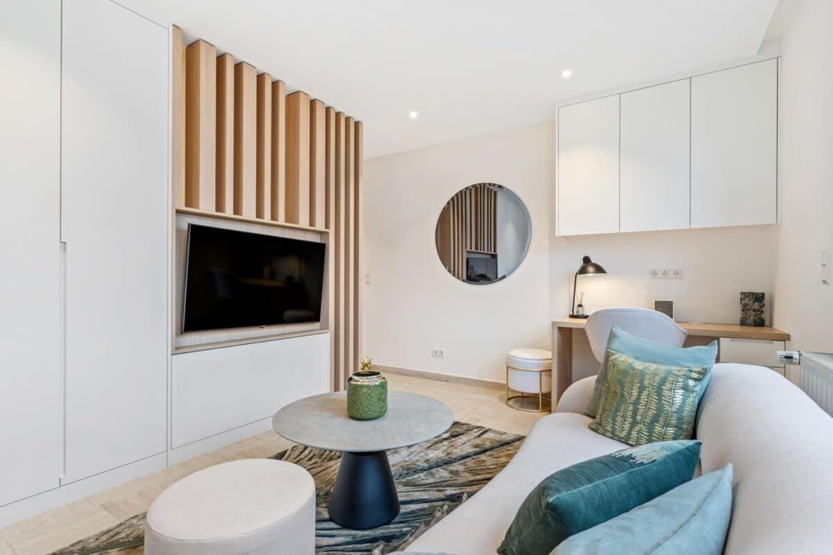 Modern Studio With King Bed, Walk To Attractions Luxembourg Exterior photo